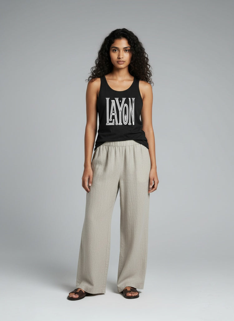Full body view of the model wearing Camiseta de tirantes para hombre